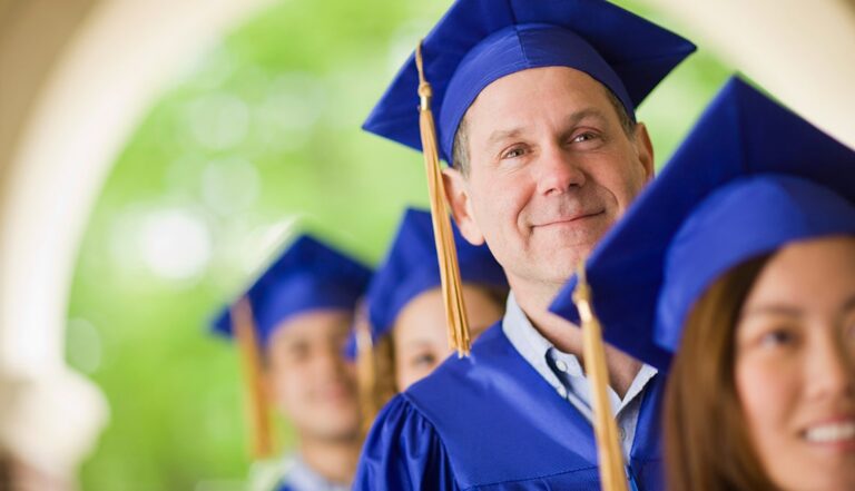 Seniors and Retirees Are Returning To College – Here’s How You Can Too