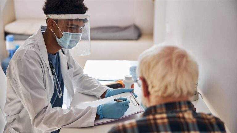 Here’s Why You Should Consider Seeing a Geriatrician