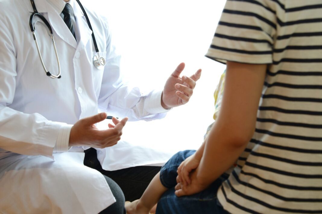 CDC doc Doctor talking to patient