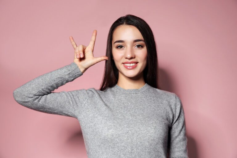 10 Utterly Expressive ASL Gifts for People of All Abilities