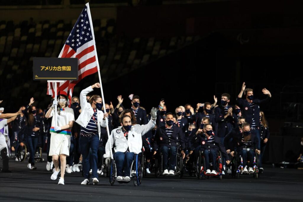 USA flagbearers paralympic Tokyo